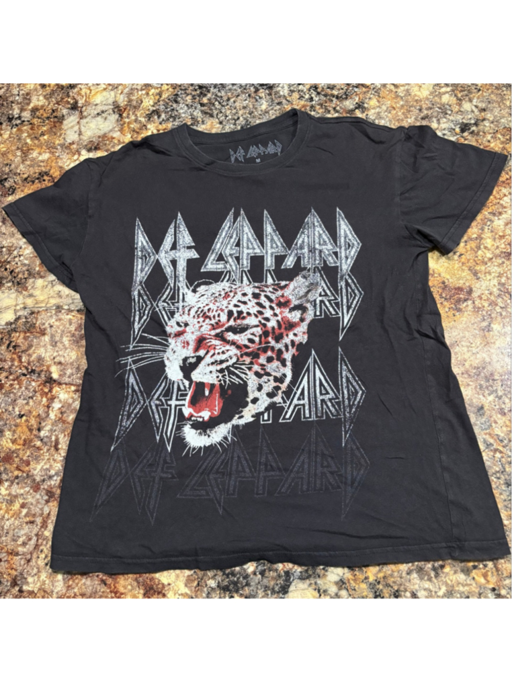 Def Leppard Leopard Graphic Black Band T-Shirt Size Medium